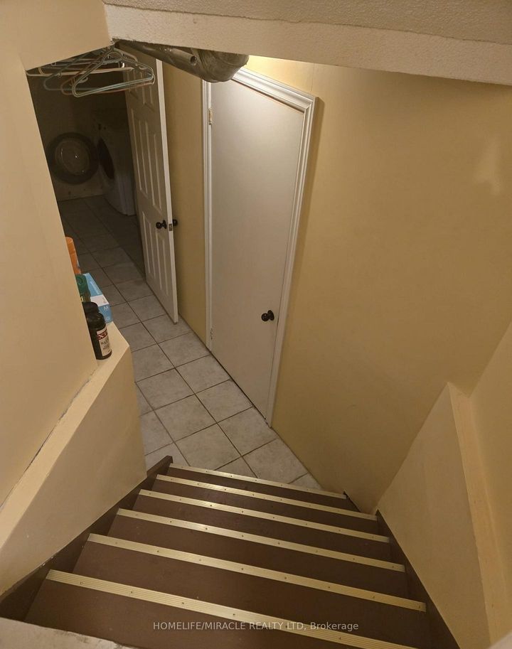 Photo 20 at 10 Gina Drive, Vellore Village, Vaughan