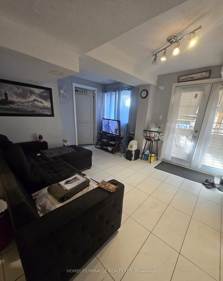 Photo 24 at 10 Gina Drive, Vellore Village, Vaughan