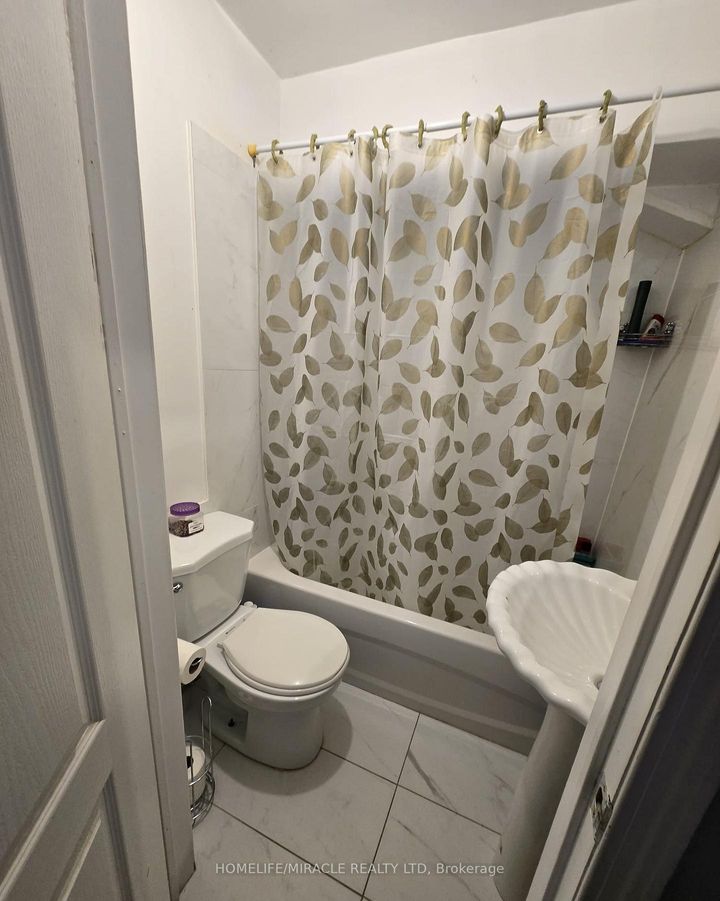 Photo 30 at 10 Gina Drive, Vellore Village, Vaughan