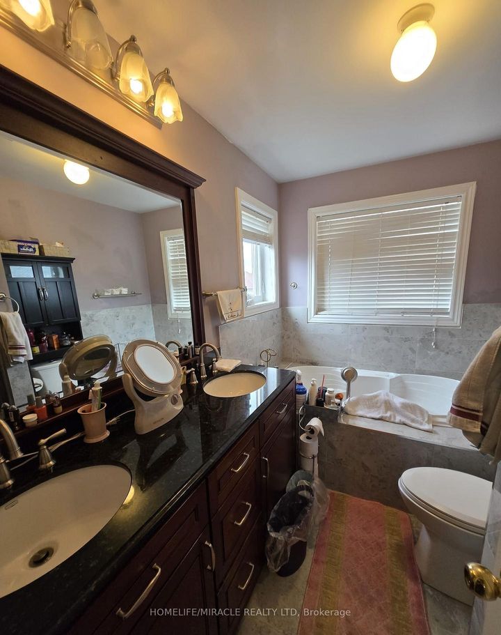 Photo 32 at 10 Gina Drive, Vellore Village, Vaughan