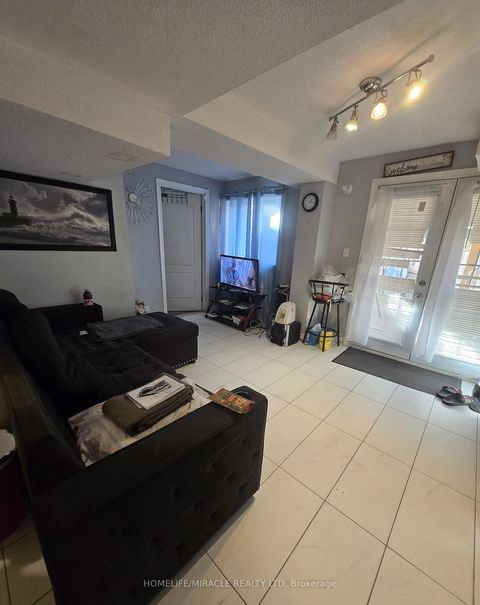 Photo 24 at 10 Gina Drive, Vellore Village, Vaughan