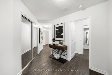 Photo 4 at 216 - 7 Bishop Avenue, Newtonbrook East, Toronto