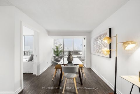 Photo 7 at 216 - 7 Bishop Avenue, Newtonbrook East, Toronto