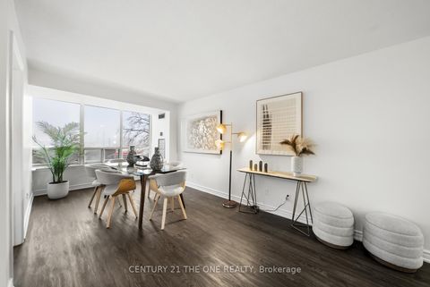 Photo 8 at 216 - 7 Bishop Avenue, Newtonbrook East, Toronto