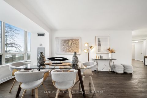 Photo 12 at 216 - 7 Bishop Avenue, Newtonbrook East, Toronto