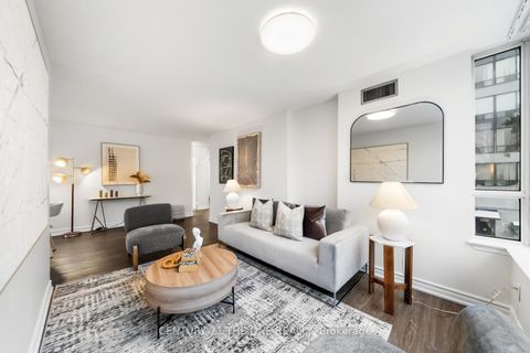 Photo 13 at 216 - 7 Bishop Avenue, Newtonbrook East, Toronto