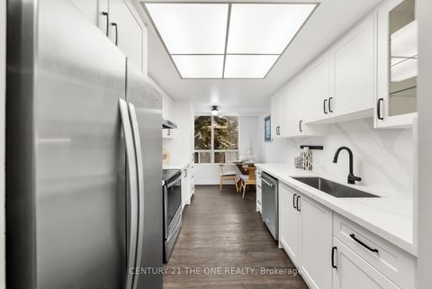 Photo 16 at 216 - 7 Bishop Avenue, Newtonbrook East, Toronto