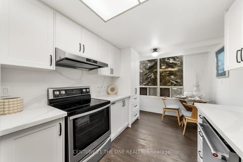 Photo 18 at 216 - 7 Bishop Avenue, Newtonbrook East, Toronto