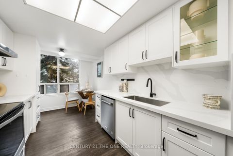 Photo 19 at 216 - 7 Bishop Avenue, Newtonbrook East, Toronto