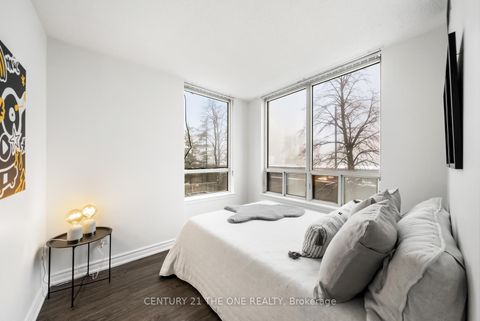 Photo 22 at 216 - 7 Bishop Avenue, Newtonbrook East, Toronto