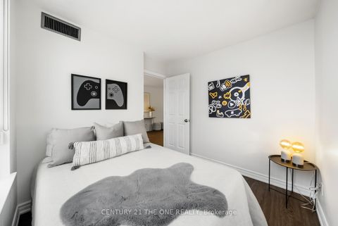 Photo 23 at 216 - 7 Bishop Avenue, Newtonbrook East, Toronto