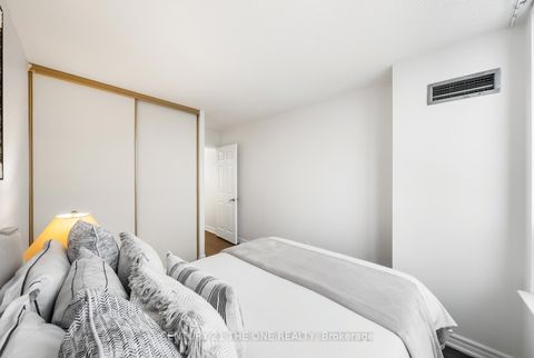 Photo 25 at 216 - 7 Bishop Avenue, Newtonbrook East, Toronto