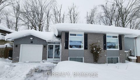 Photo 0 at 48 Maplehurst Crescent, Cundles East, Barrie