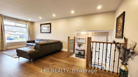 Photo 2 at 48 Maplehurst Crescent, Cundles East, Barrie