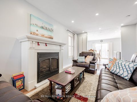 Photo 3 at 15D Overlea Boulevard, Thorncliffe Park, Toronto