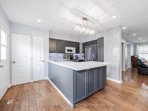 Photo 8 at 15D Overlea Boulevard, Thorncliffe Park, Toronto