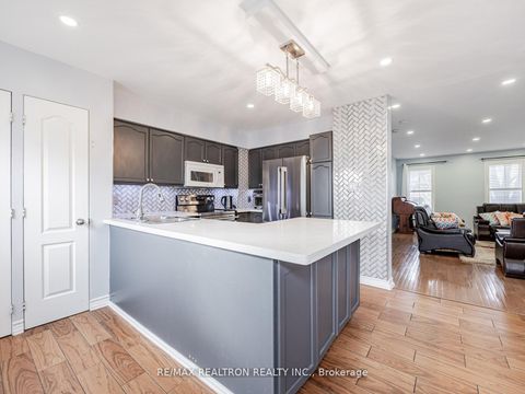 Photo 10 at 15D Overlea Boulevard, Thorncliffe Park, Toronto