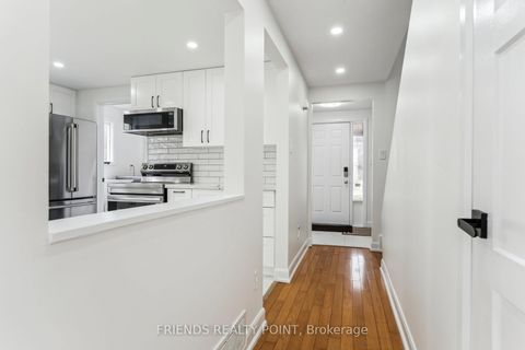 Photo 3 at 55 Browning Trail, Letitia Heights, Barrie