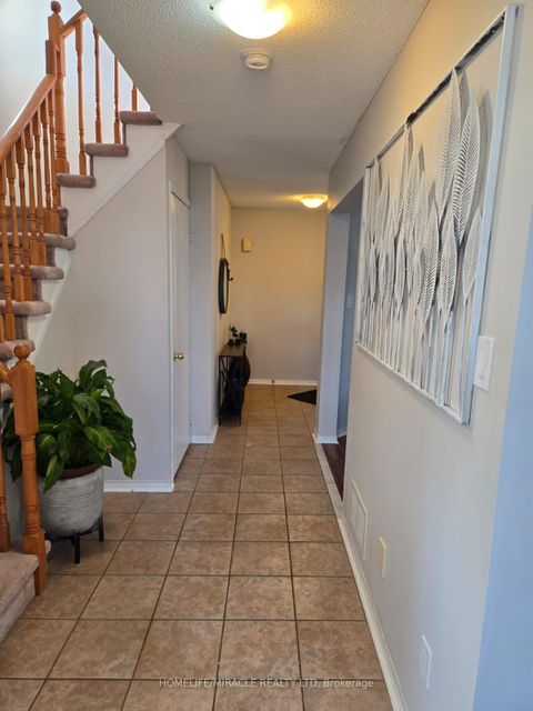 Photo 9 at 29 Nicholson Drive, Ardagh, Barrie