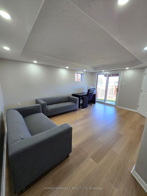 Photo 34 at 29 Nicholson Drive, Ardagh, Barrie