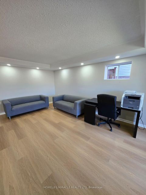 Photo 36 at 29 Nicholson Drive, Ardagh, Barrie