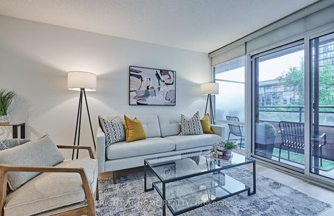 Photo 6 at 323 - 4K Spadina Avenue, Waterfront Communities C1, Toronto