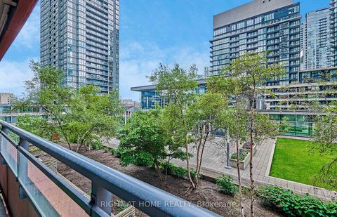 Photo 7 at 323 - 4K Spadina Avenue, Waterfront Communities C1, Toronto