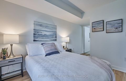 Photo 11 at 323 - 4K Spadina Avenue, Waterfront Communities C1, Toronto