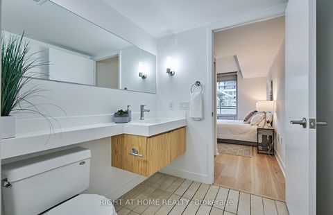Photo 12 at 323 - 4K Spadina Avenue, Waterfront Communities C1, Toronto