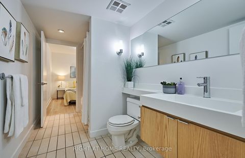 Photo 13 at 323 - 4K Spadina Avenue, Waterfront Communities C1, Toronto
