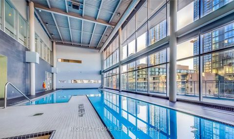 Photo 16 at 323 - 4K Spadina Avenue, Waterfront Communities C1, Toronto