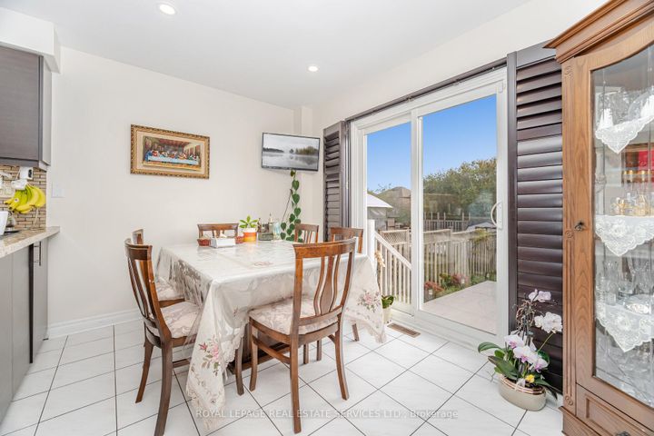 Photo 8 at 52 Wildberry Crescent, Wellington, Brampton