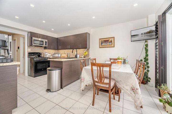 Photo 9 at 52 Wildberry Crescent, Wellington, Brampton