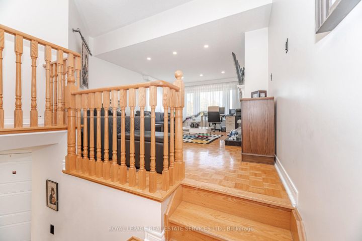 Photo 16 at 52 Wildberry Crescent, Wellington, Brampton