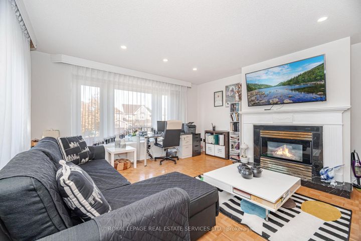 Photo 18 at 52 Wildberry Crescent, Wellington, Brampton