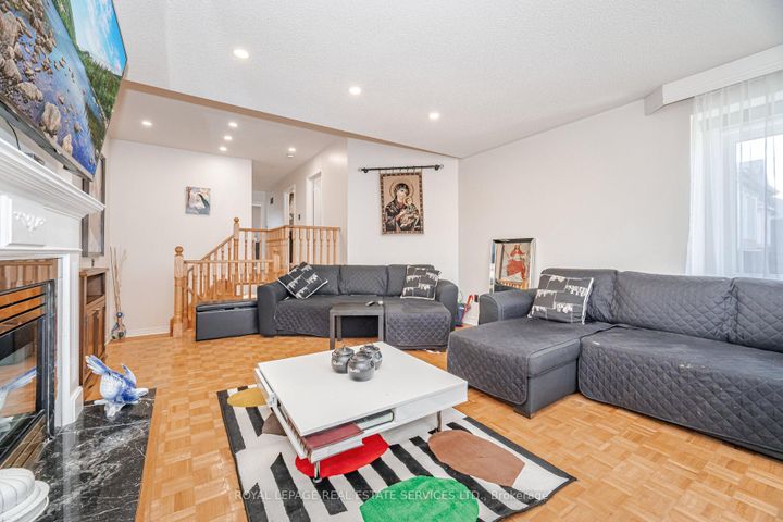Photo 19 at 52 Wildberry Crescent, Wellington, Brampton