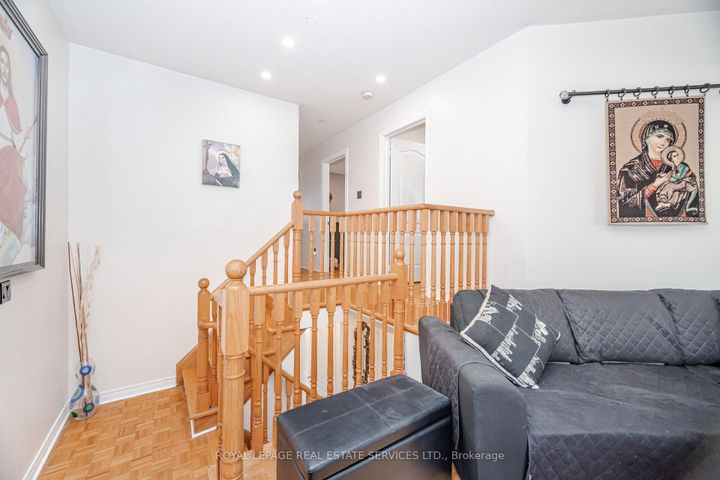 Photo 21 at 52 Wildberry Crescent, Wellington, Brampton