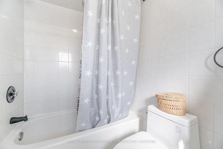 Photo 25 at 52 Wildberry Crescent, Wellington, Brampton