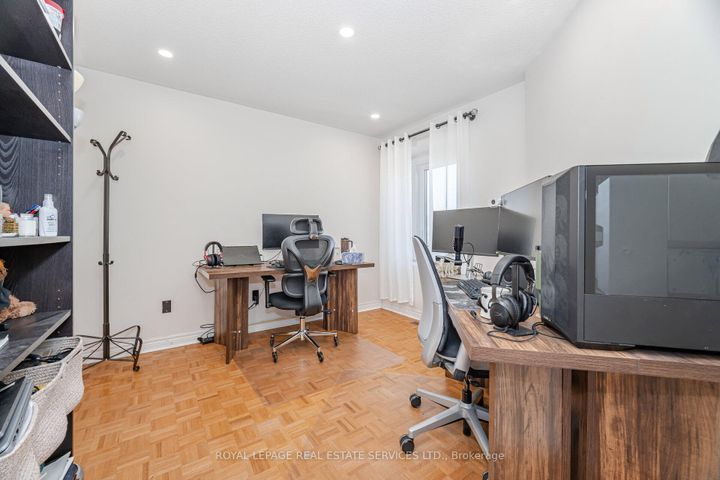 Photo 28 at 52 Wildberry Crescent, Wellington, Brampton