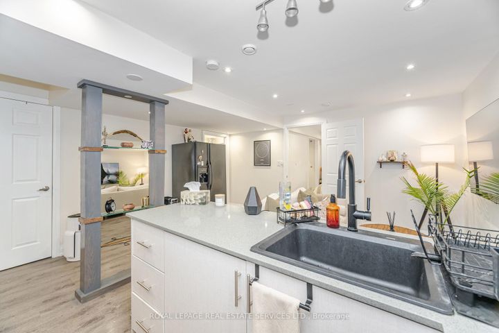 Photo 35 at 52 Wildberry Crescent, Wellington, Brampton