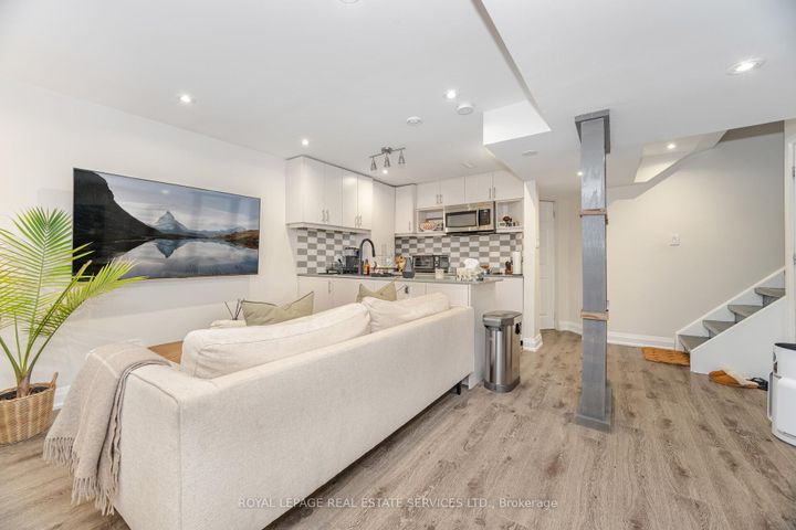 Photo 36 at 52 Wildberry Crescent, Wellington, Brampton