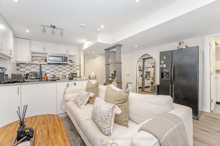 Photo 37 at 52 Wildberry Crescent, Wellington, Brampton