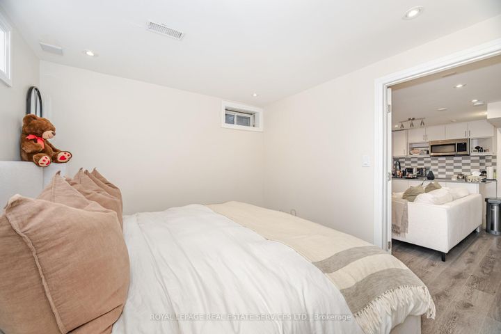 Photo 40 at 52 Wildberry Crescent, Wellington, Brampton