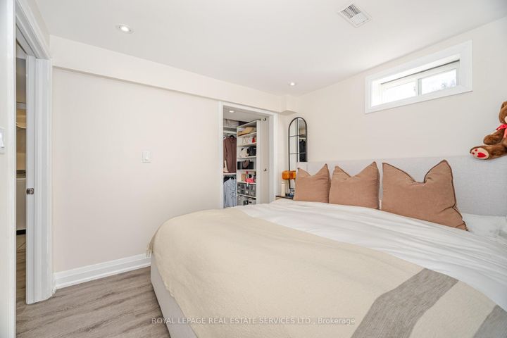 Photo 41 at 52 Wildberry Crescent, Wellington, Brampton