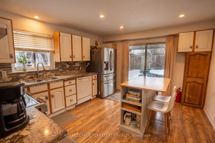 Photo 14 at 65 Dorset Drive, Southgate, Brampton