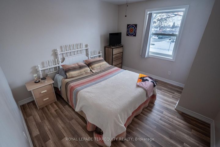 Photo 23 at 65 Dorset Drive, Southgate, Brampton