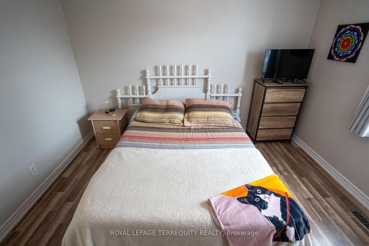 Photo 24 at 65 Dorset Drive, Southgate, Brampton