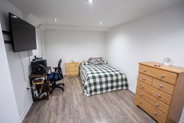 Photo 29 at 65 Dorset Drive, Southgate, Brampton