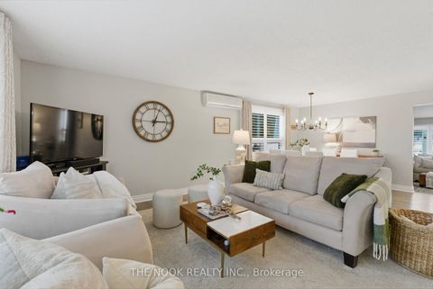 Photo 8 at 1 Steelhead Lane, Newcastle, Clarington