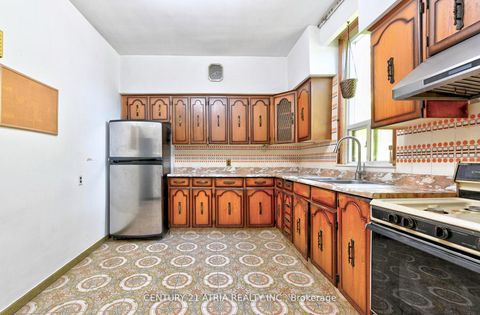 Photo 3 at 1195 Dovercourt Road, Junction, Toronto